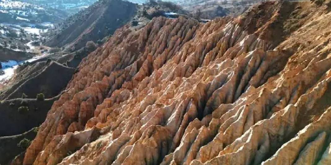 Milyonlarca yılda oluştu, ismiyle korku saldı! Doğa olayları sonucu ortaya çıktı: İşte “Şeytan Şehri Kayalıkları” 5